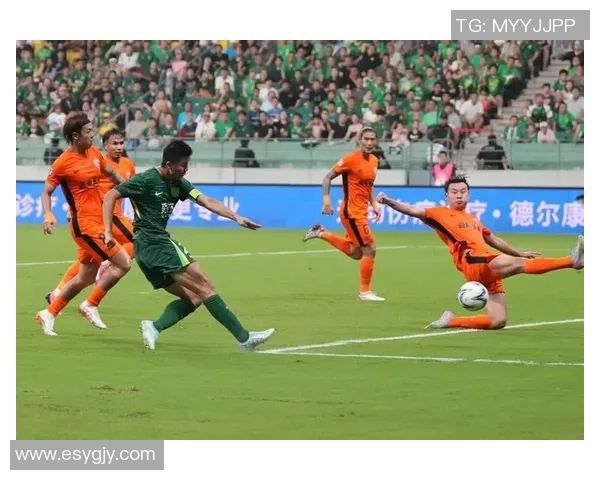 中国足球首次晋级世界杯的历史时刻及其背后的故事 中国足球首次晋级世界杯的历史时刻及其背后的故事